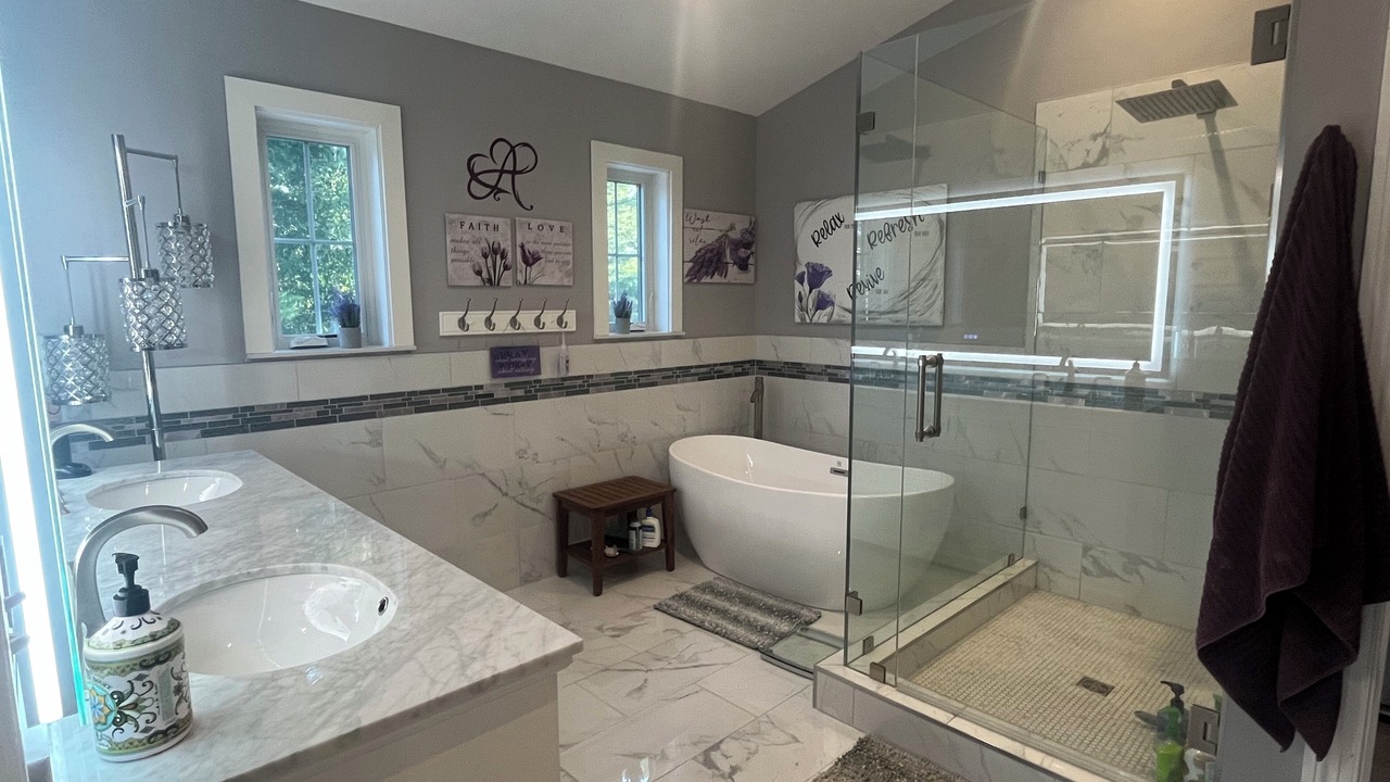 Photo of Bathroom in Lake Shore