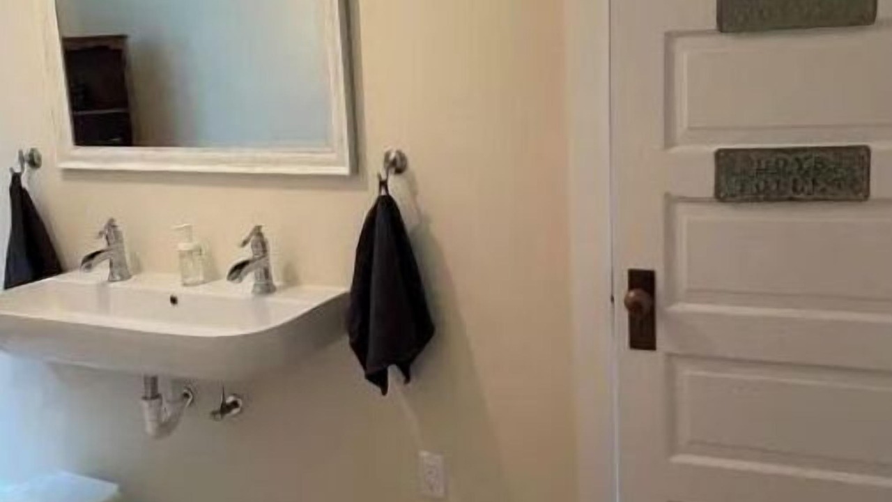 Photo of Bathroom in Brill