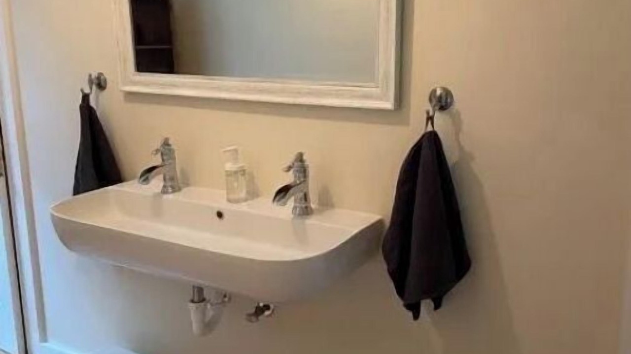 Photo of Bathroom in Brill