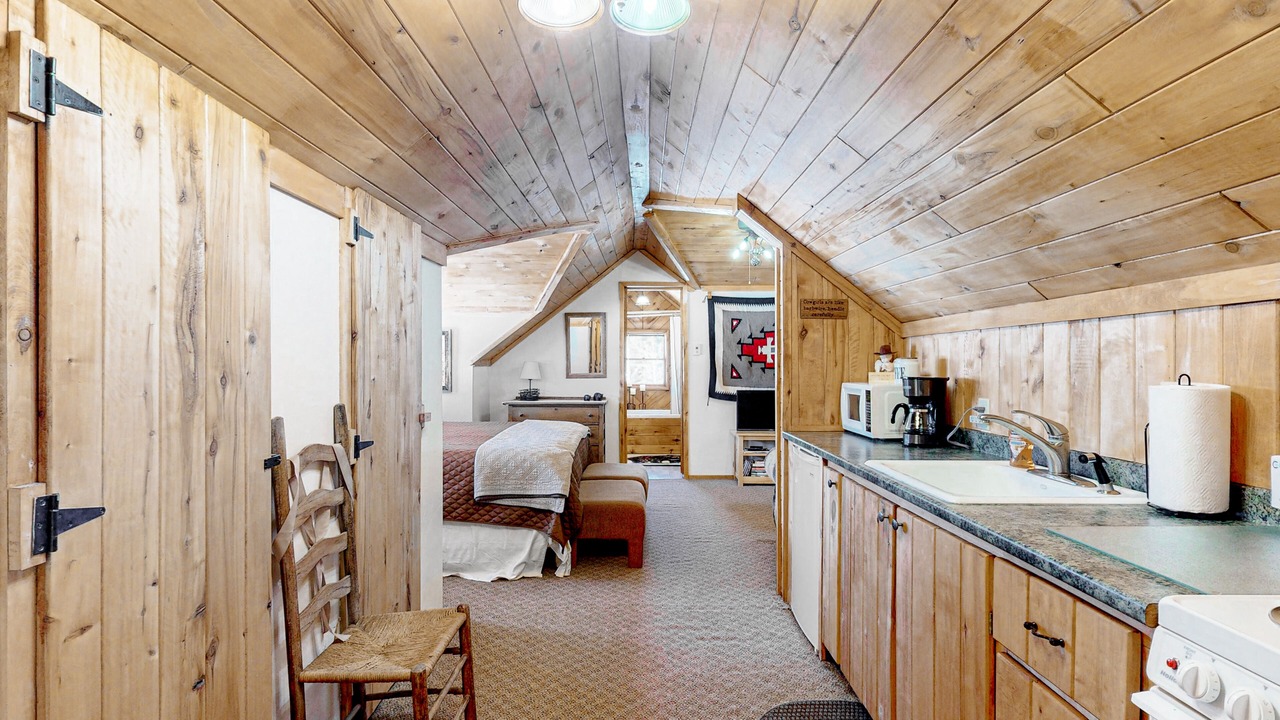 Photo of Bedroom in South Fork