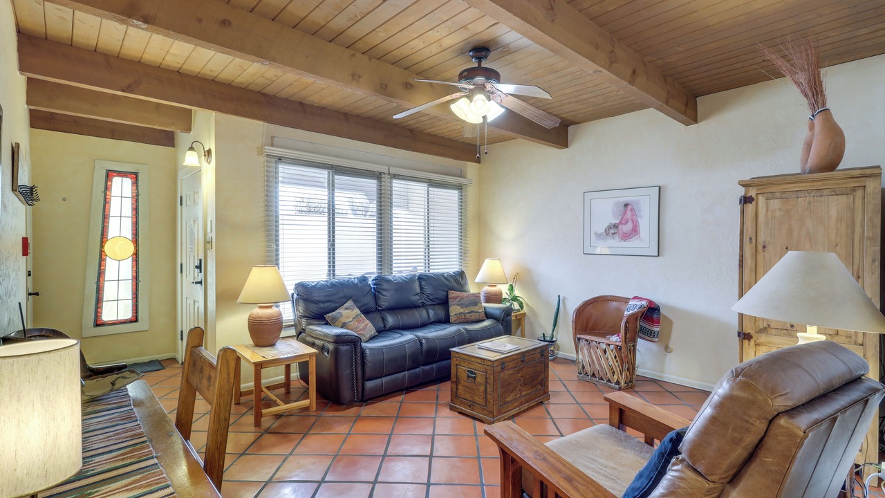Photo of Livingroom in Northeast Santa Fe