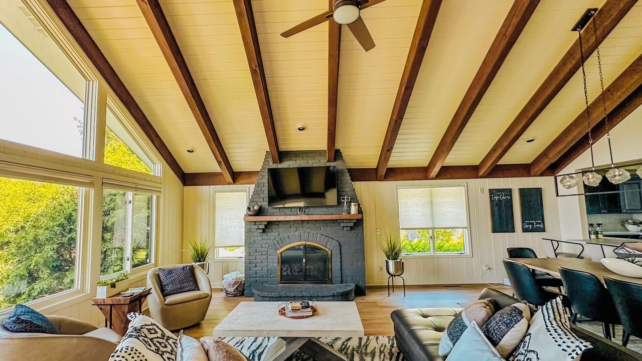 Photo of Livingroom in Tonka Bay