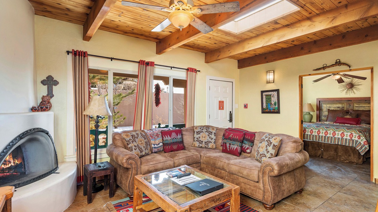 Photo of Livingroom in Northeast Santa Fe
