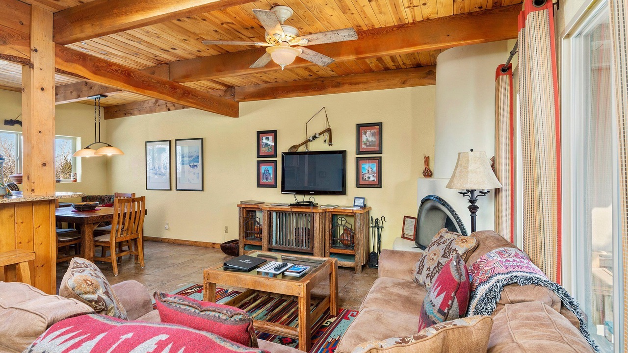 Photo of Livingroom in Northeast Santa Fe