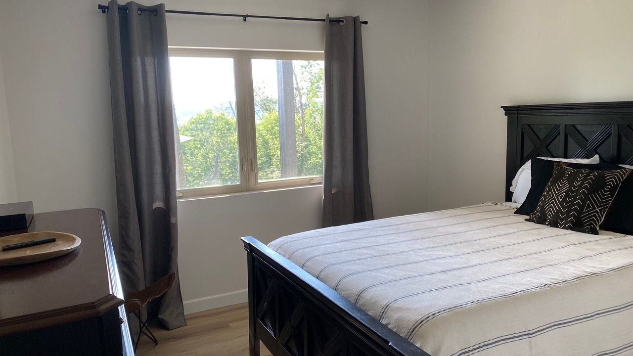 Photo of Bedroom in Decorah