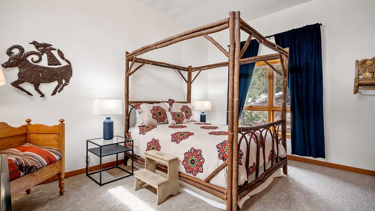 Photo of Bedroom in Nambe Pueblo