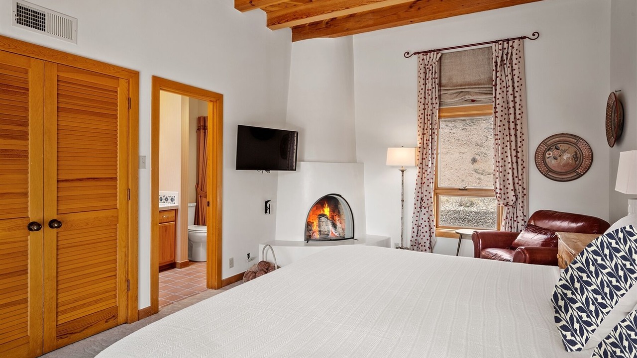 Photo of Bedroom in Nambe Pueblo