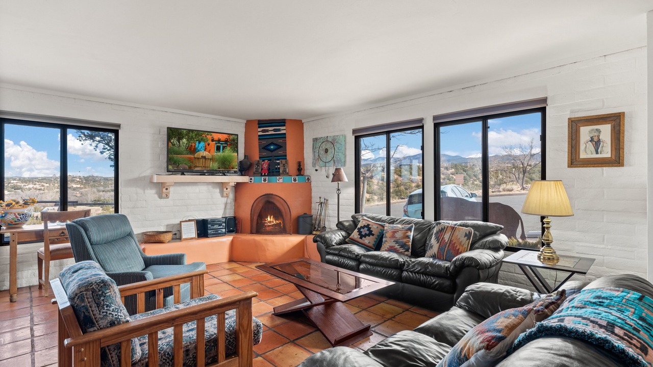 Photo of Livingroom in Northeast Santa Fe