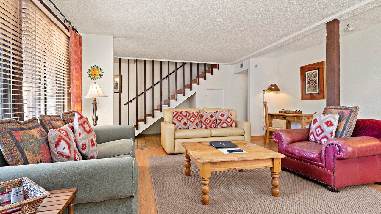 Photo of Livingroom in Northeast Santa Fe