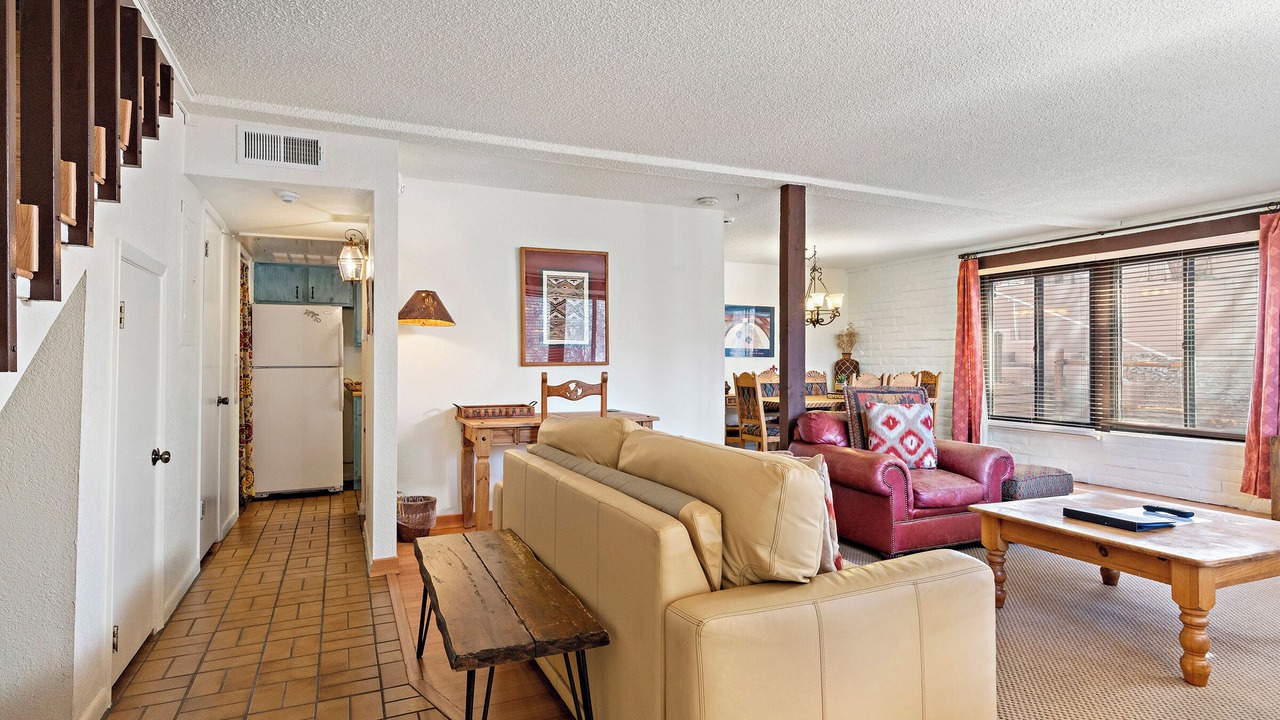 Photo of Livingroom in Northeast Santa Fe