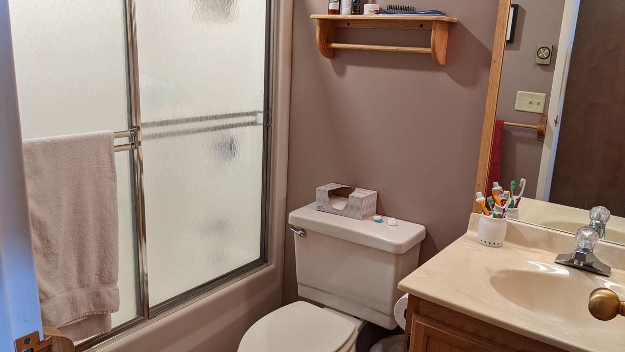 Photo of Bathroom in Warren