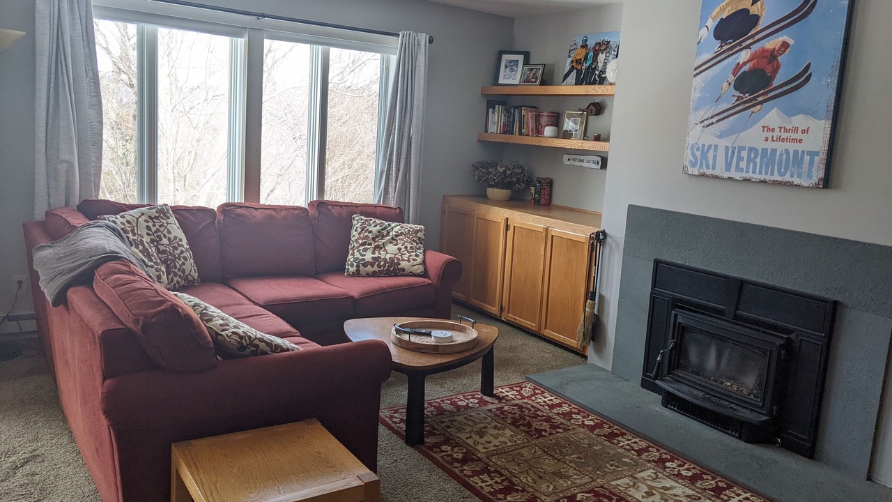 Photo of Livingroom in Warren