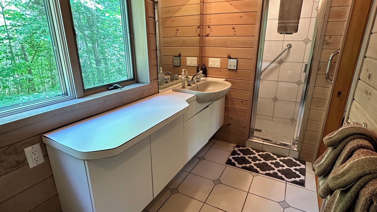 Photo of Bathroom in Jay
