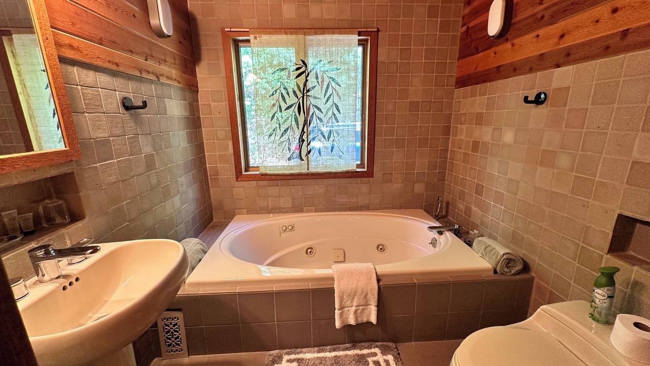 Photo of Bathroom in Jay
