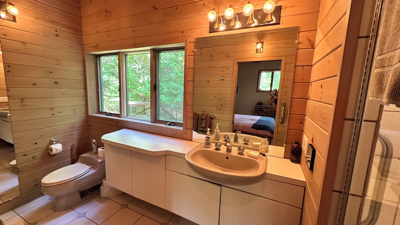 Photo of Bathroom in Jay