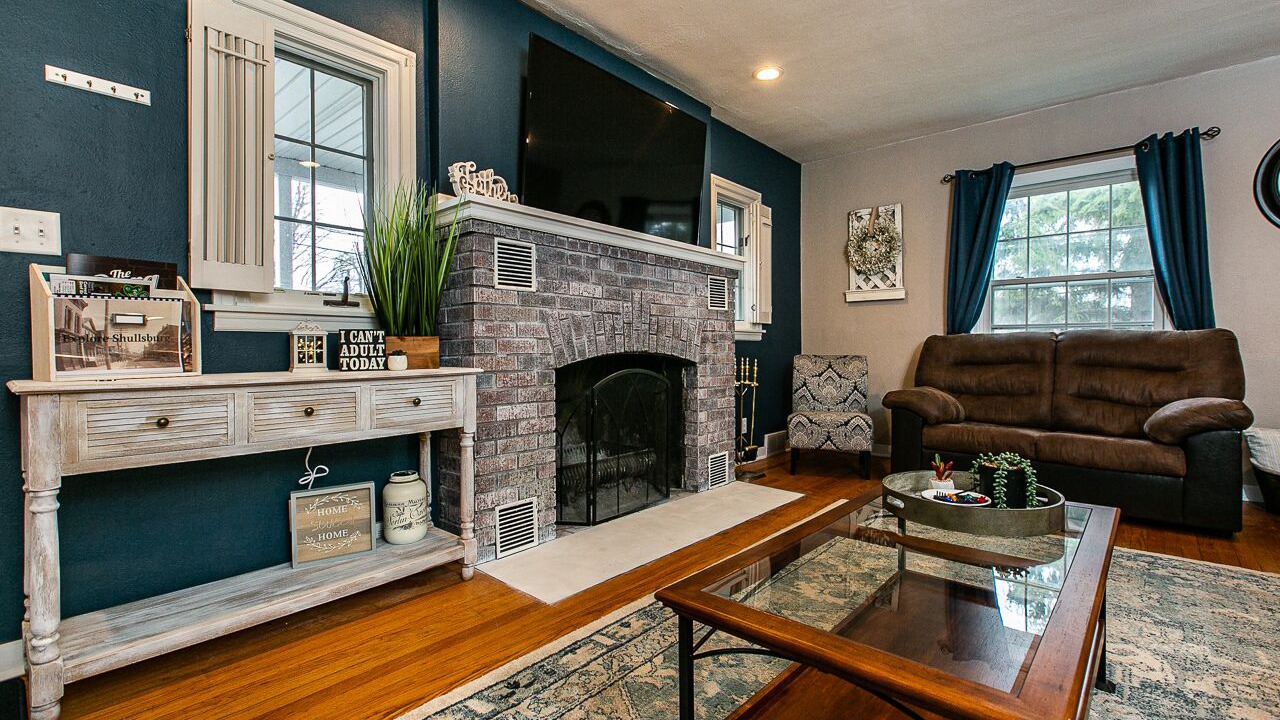Photo of Livingroom in Shullsburg