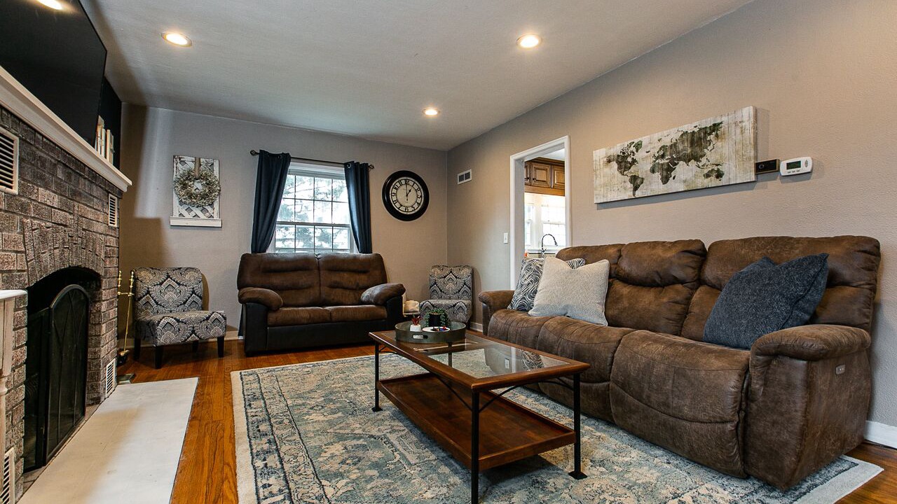 Photo of Livingroom in Shullsburg
