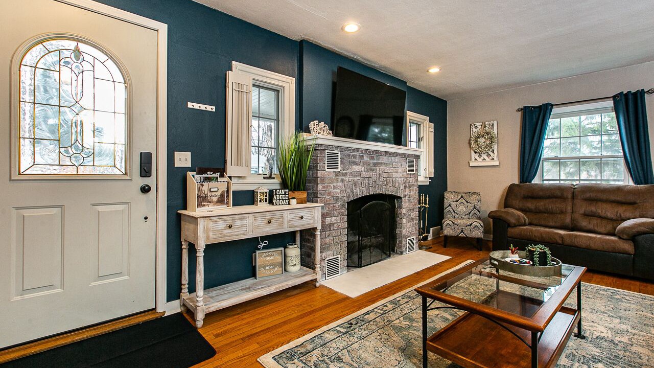 Photo of Livingroom in Shullsburg