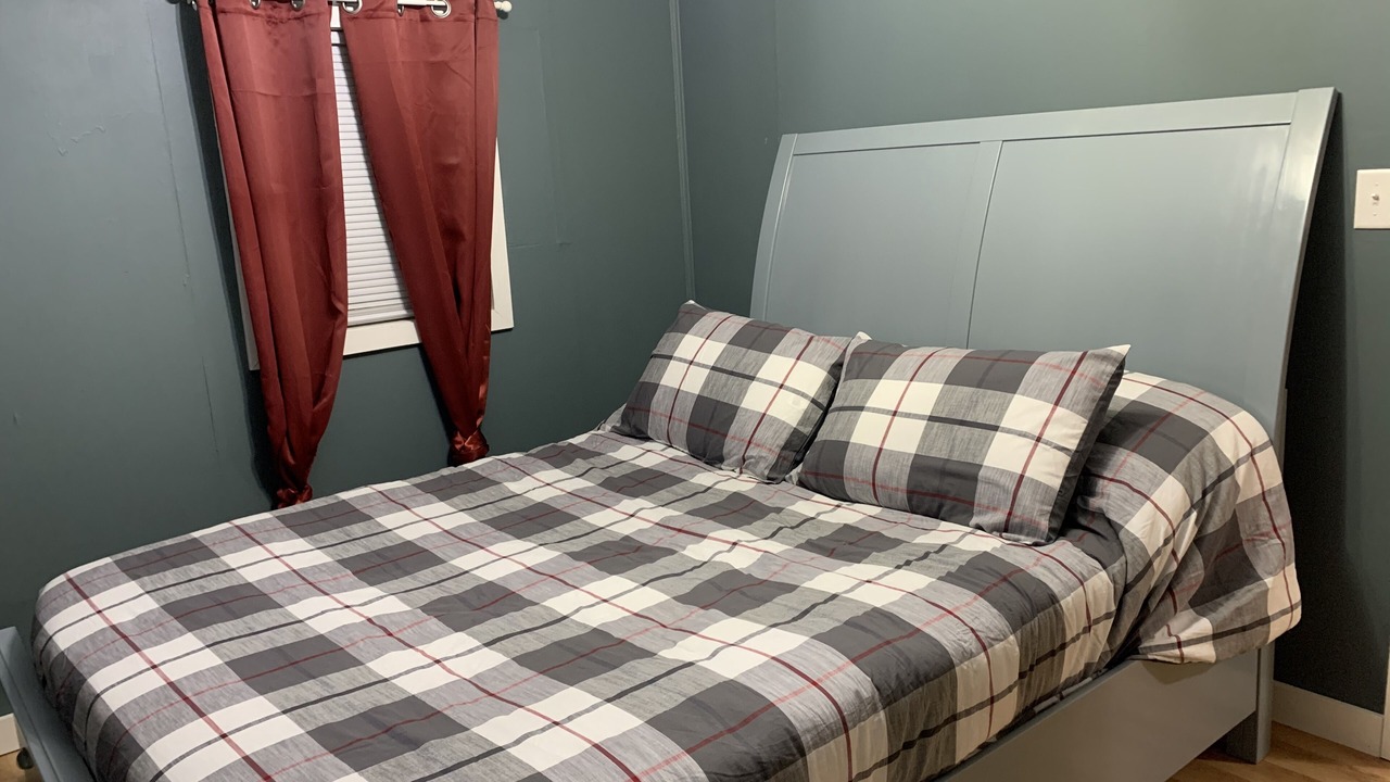 Photo of Bedroom in Cornell