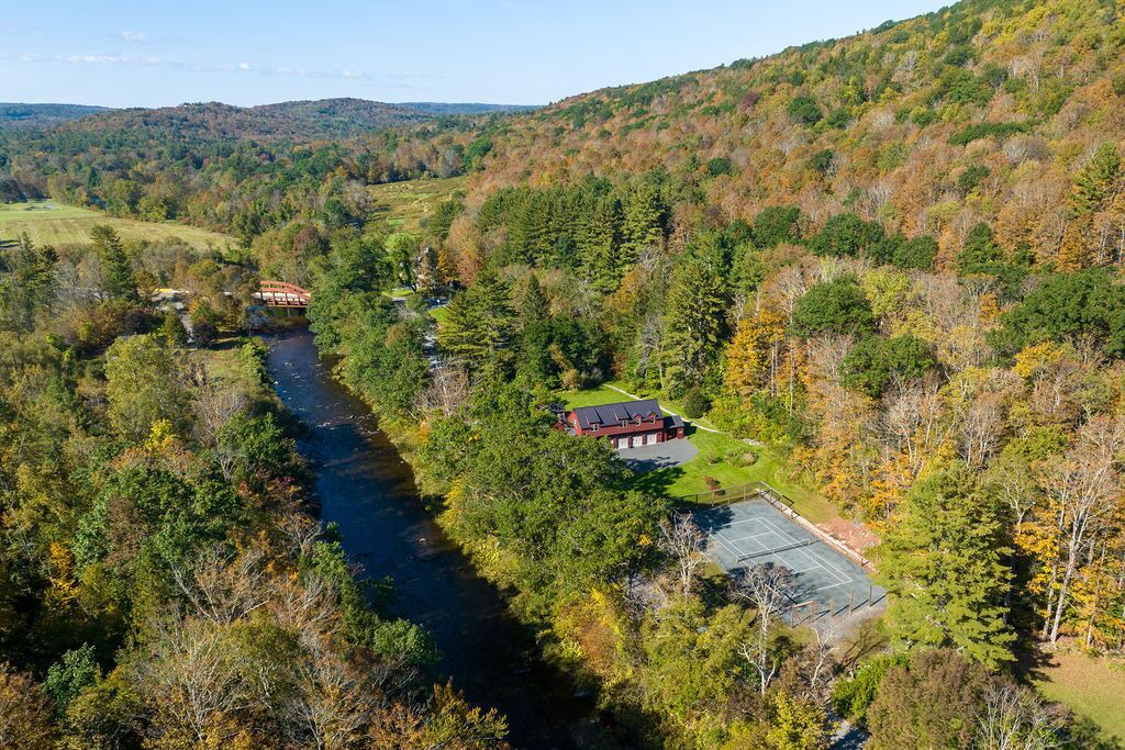 Photo of Outdoor in Cummington