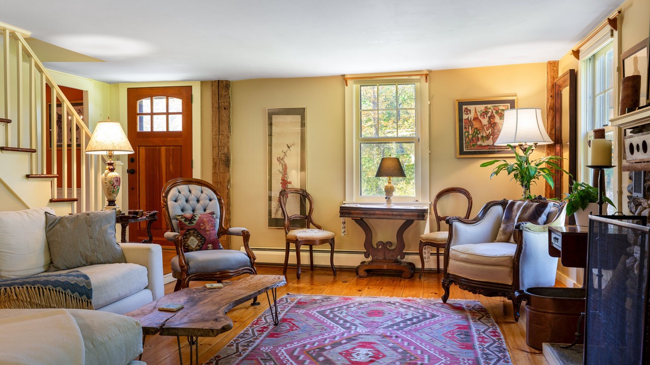 Photo of Livingroom in Cummington