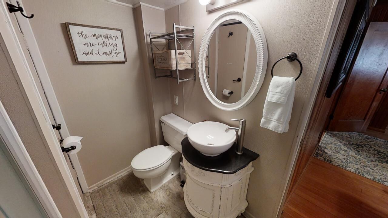 Photo of Bathroom in Red River