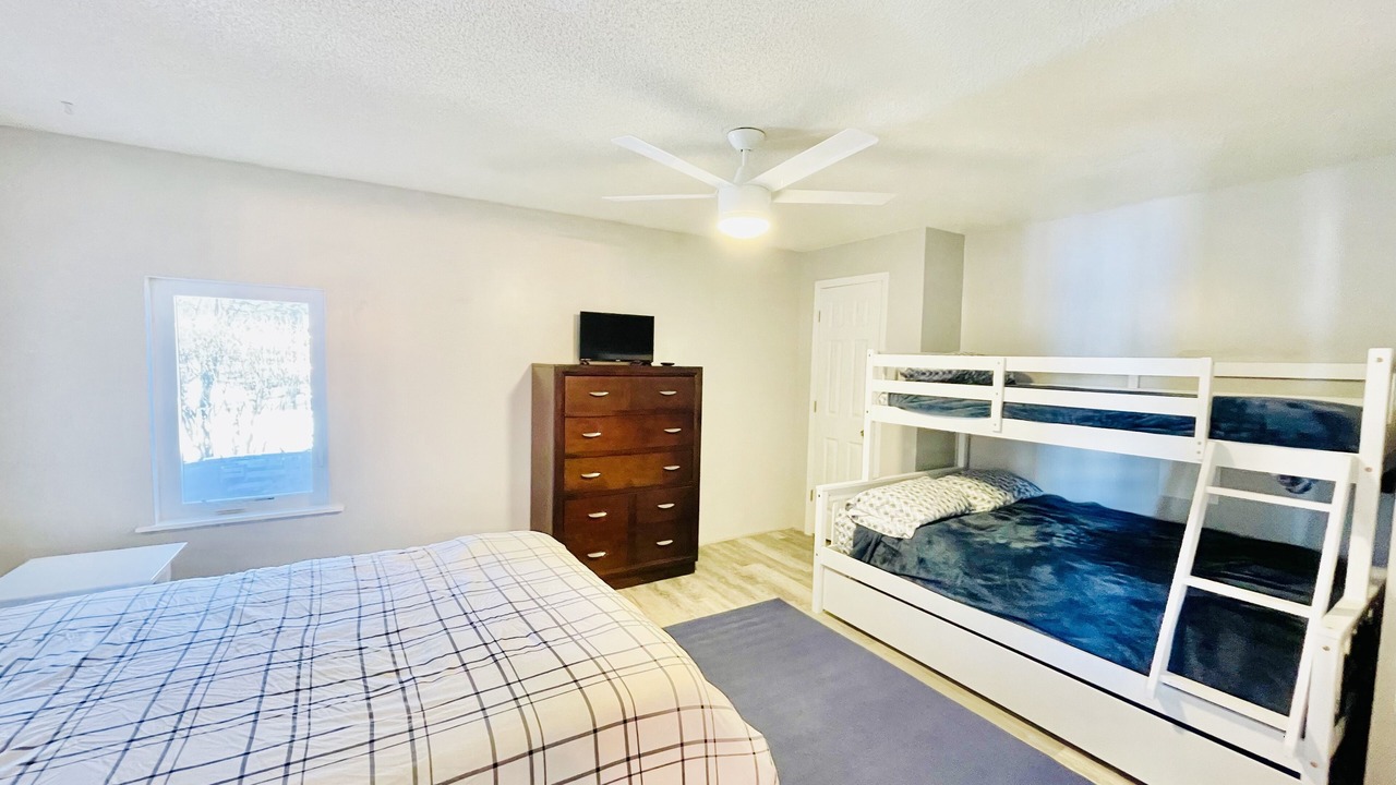 Photo of Bedroom in Walker