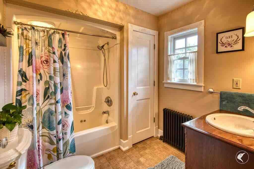 Photo of Bathroom in Jay
