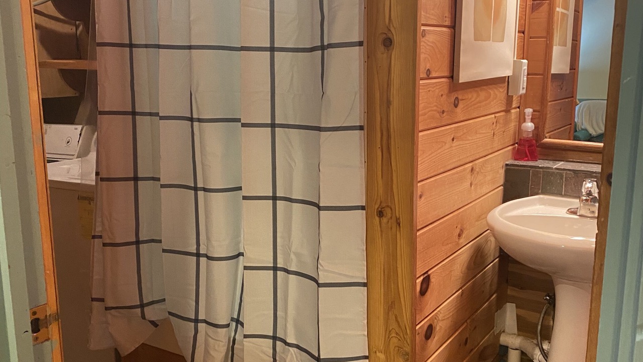 Photo of Bathroom in Northwoods Beach