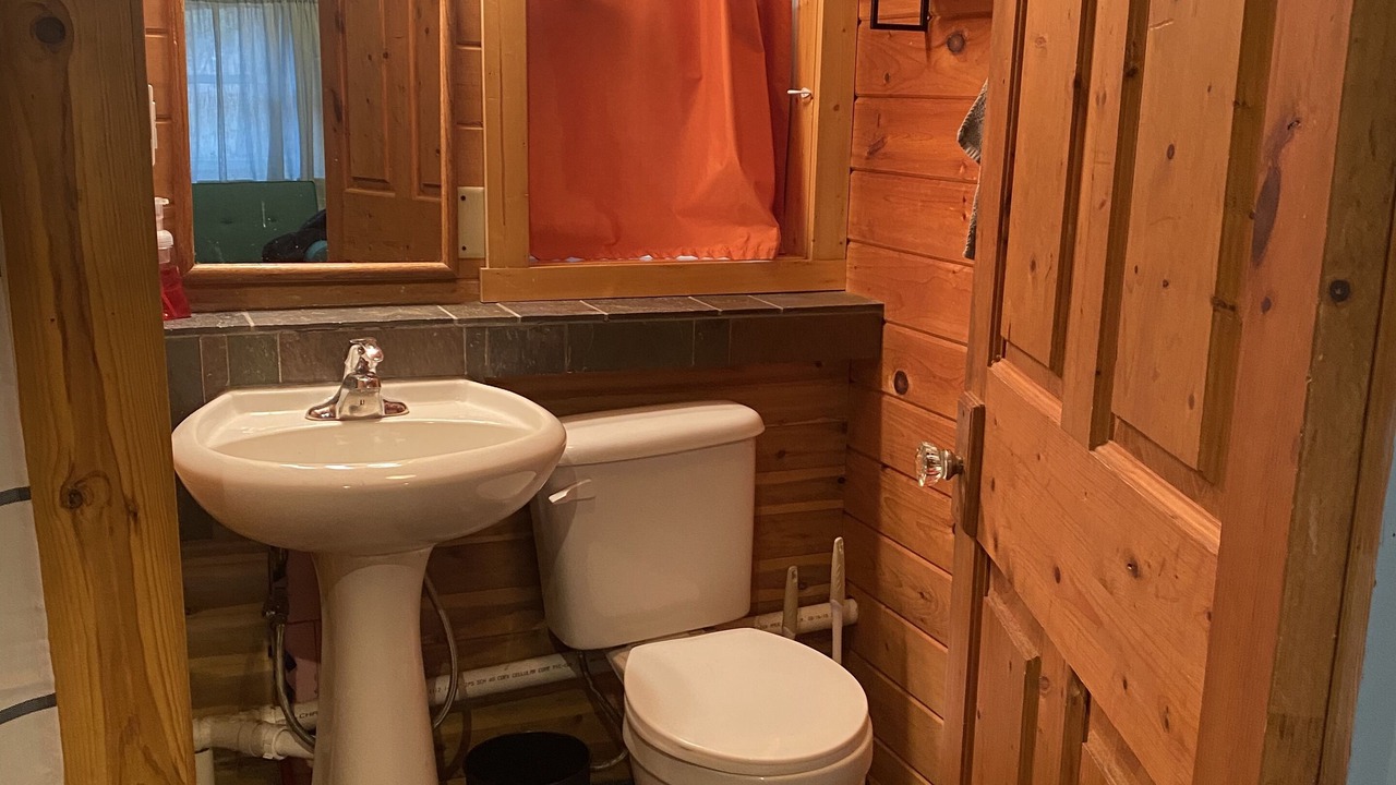 Photo of Bathroom in Northwoods Beach