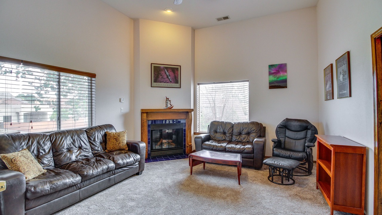 Photo of Livingroom in Paradise Hills Civic