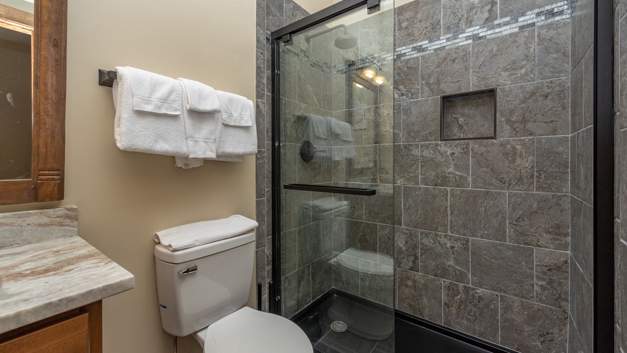 Photo of Bathroom in Waterfront Greens