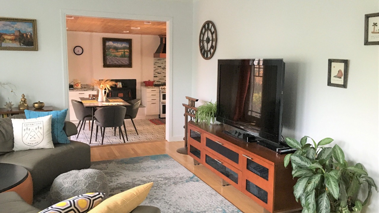 Photo of Livingroom in Los Alamos
