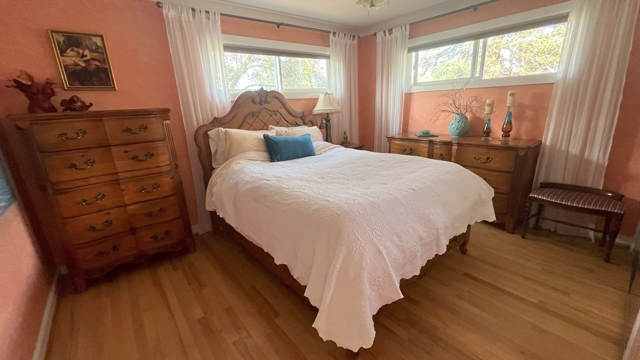 Photo of Bedroom in Los Alamos