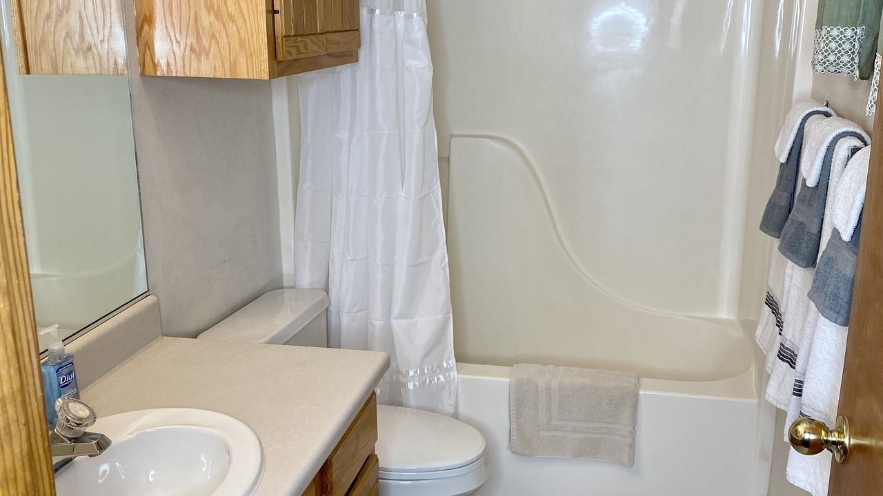Photo of Bathroom in Red River