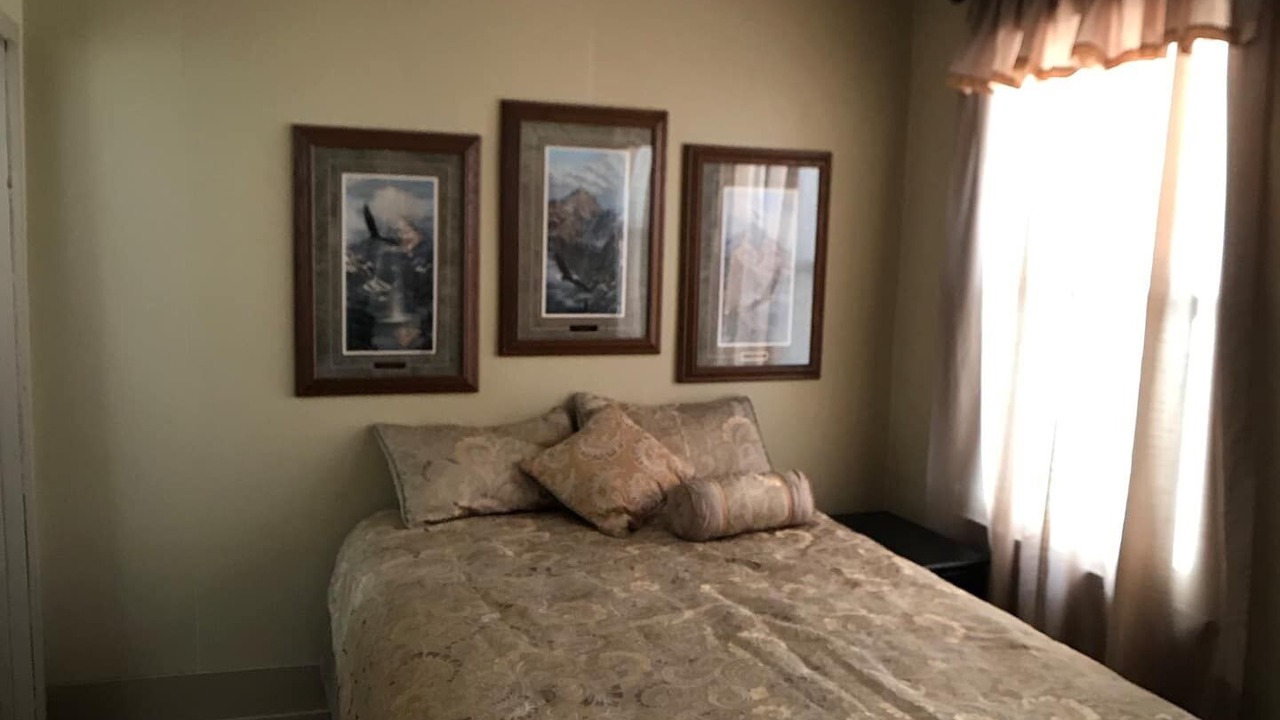Photo of Bedroom in Lansing Township