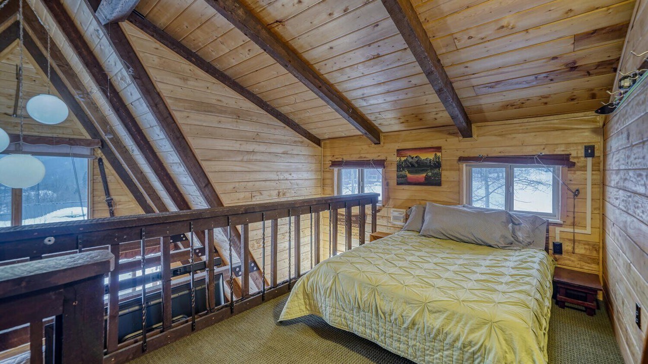 Photo of Bedroom in Garfield