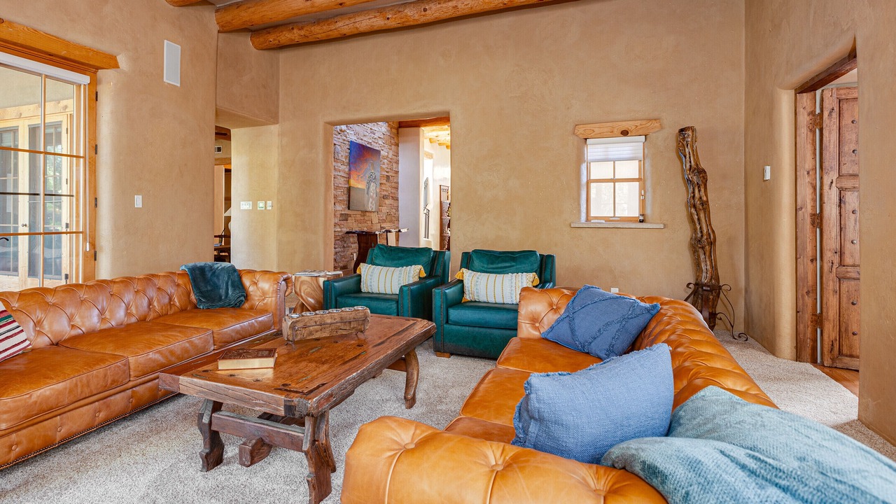 Photo of Livingroom in Tesuque