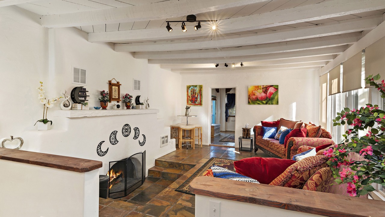 Photo of Livingroom in Canoncito