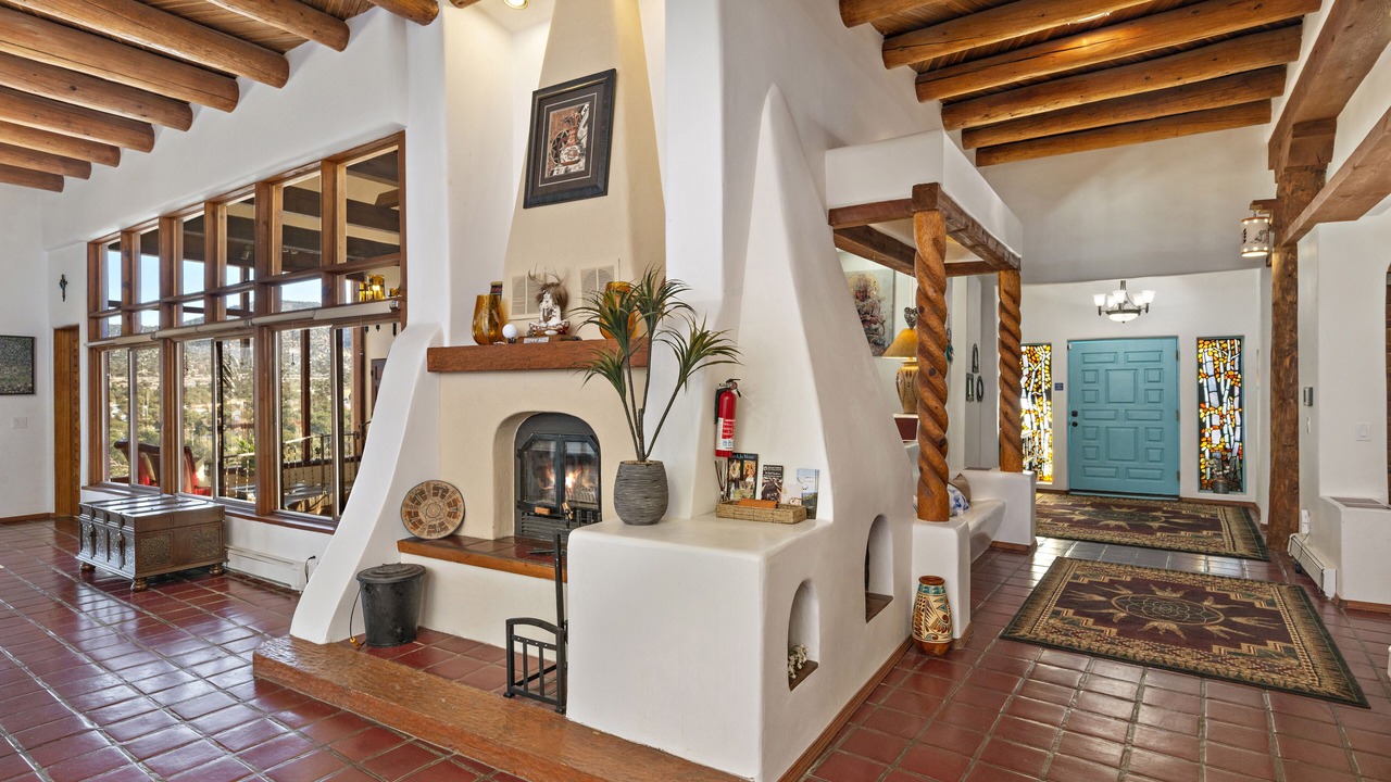 Photo of Livingroom in Canoncito