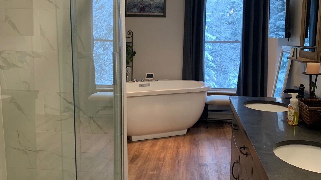 Photo of Bathroom in Eden