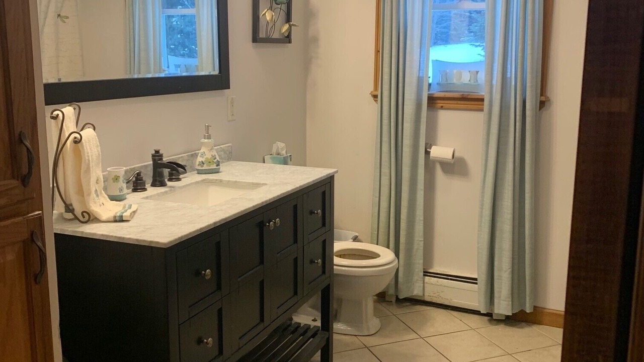 Photo of Bathroom in Eden