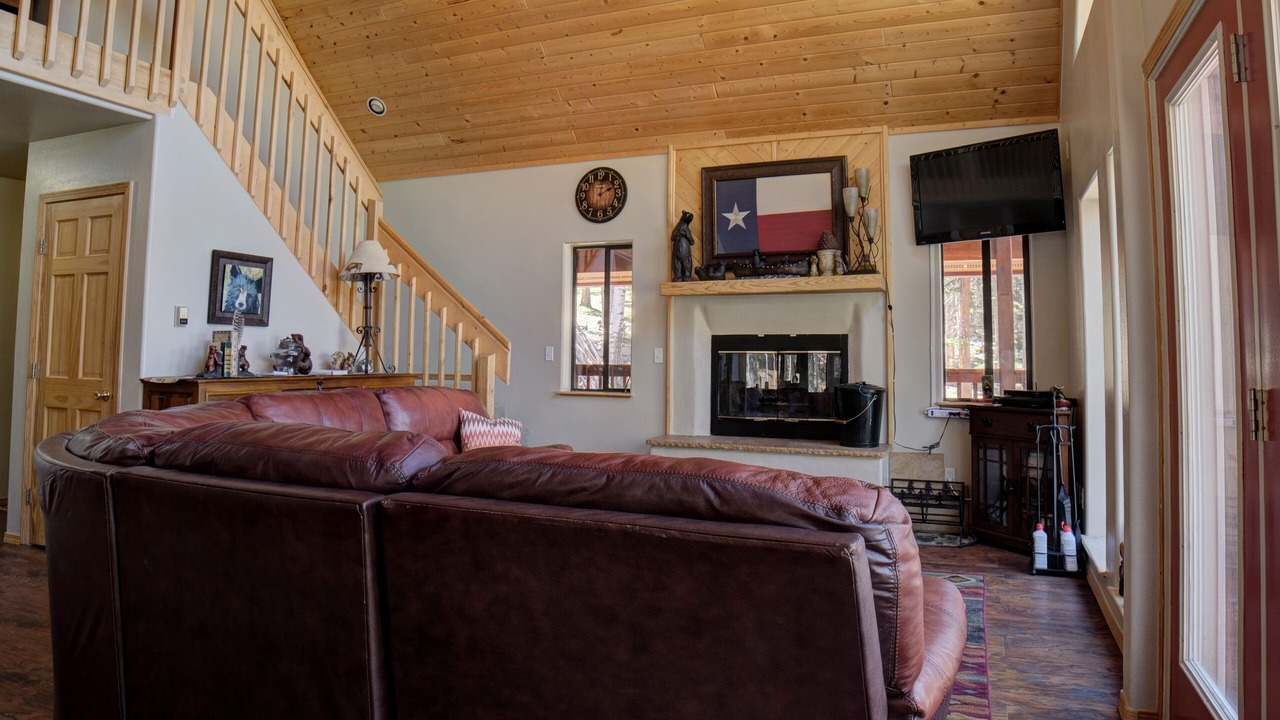Photo of Livingroom in Angel Fire