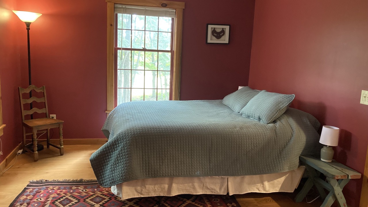Photo of Bedroom in Roxbury