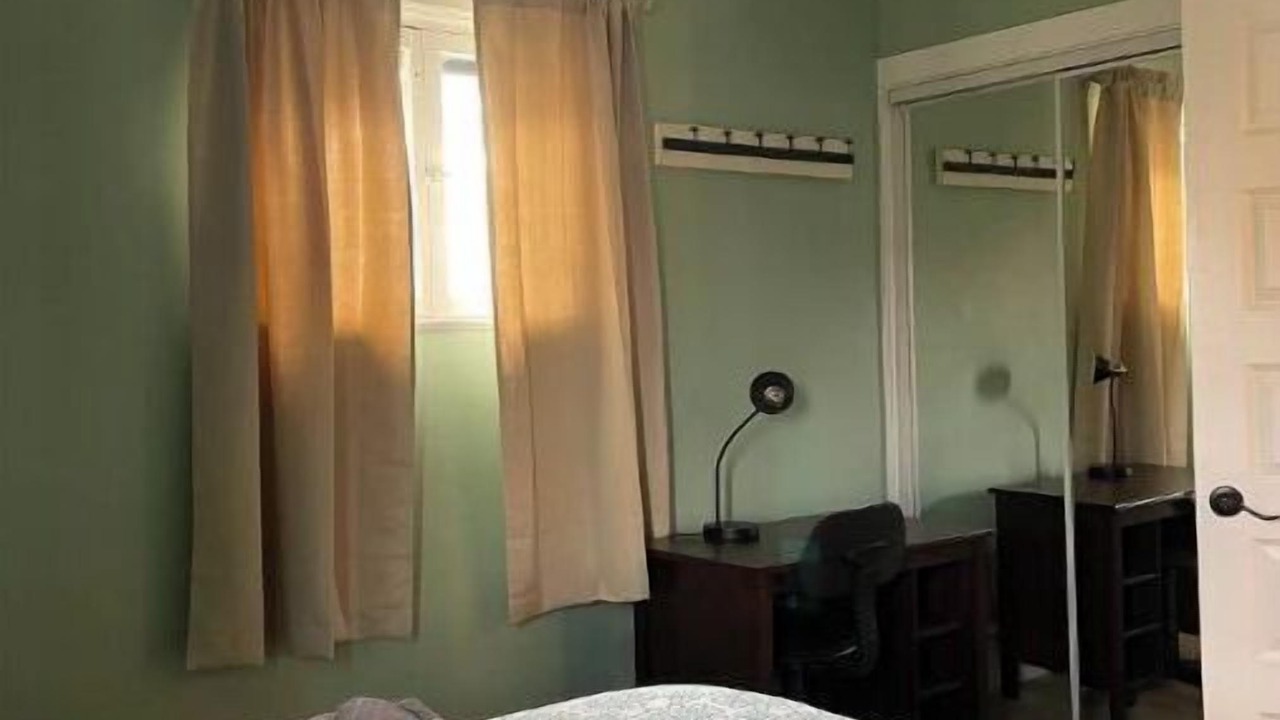 Photo of Bedroom in Lowry Hill East