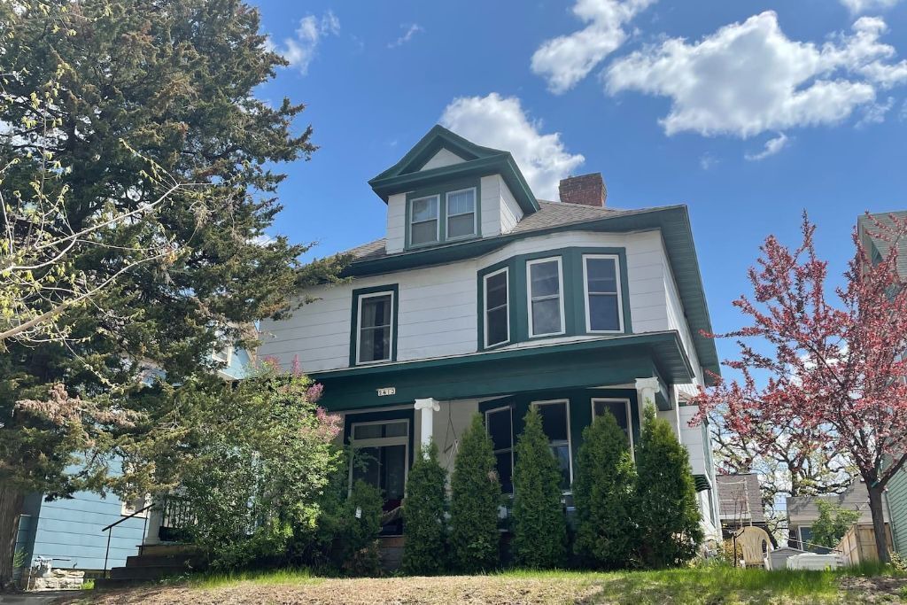 Photo of Outdoor in Lowry Hill East