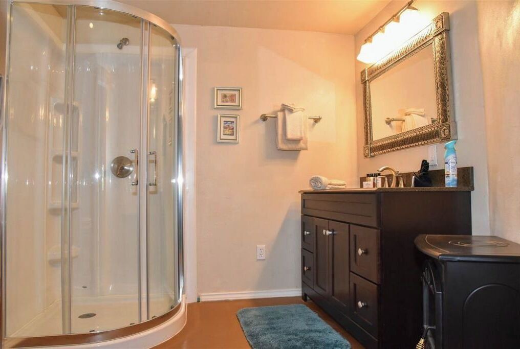 Photo of Bathroom in Red River