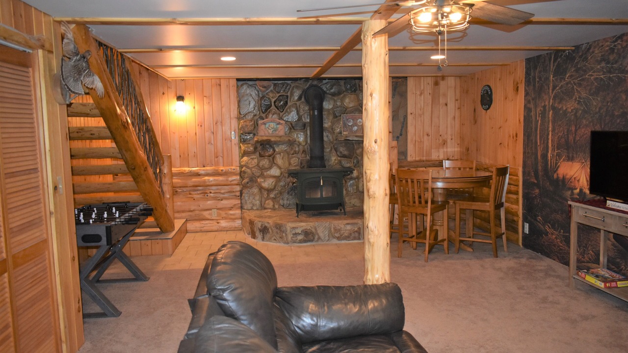 Photo of Livingroom in Schuyler Falls