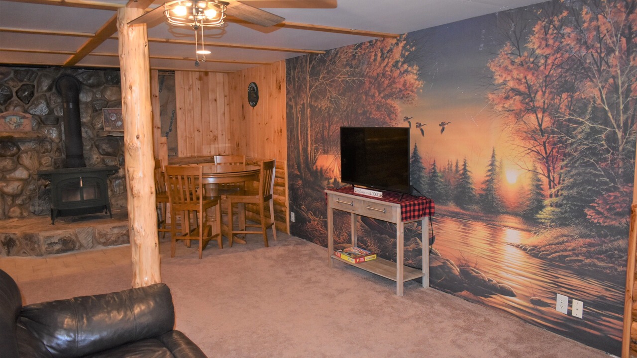Photo of Livingroom in Schuyler Falls