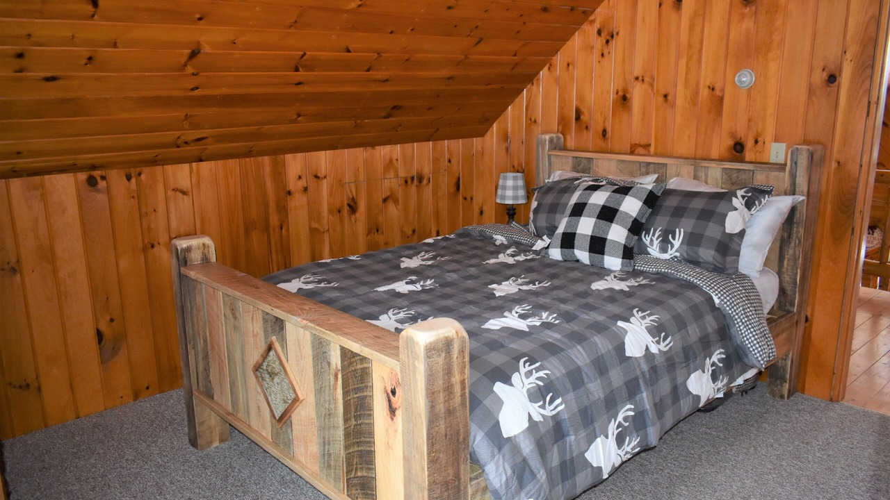 Photo of Bedroom in Schuyler Falls